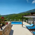 וילה Eugenia For 8 People With Private Pool & Large Garden Only 3 Km From The Mošćenička Draga