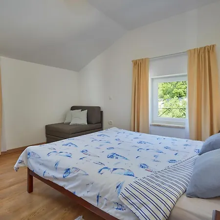 Eugenia For 8 People With Private Pool & Large Garden Only 3 Km From The Villa *