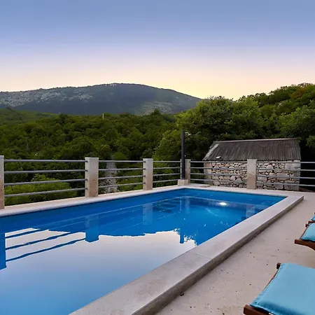 Eugenia For 8 People With Private Pool & Large Garden Only 3 Km From The
