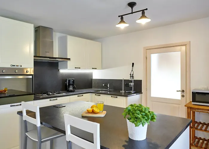 Eugenia For 8 People With Private Pool & Large Garden Only 3 Km From The Mošćenička Draga