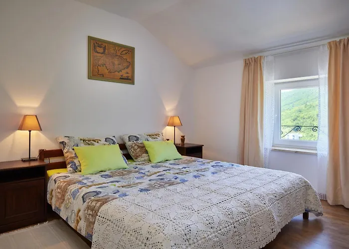 Βίλα Eugenia For 8 People With Private Pool & Large Garden Only 3 Km From The