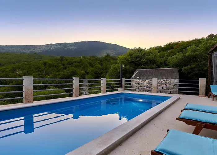 Eugenia For 8 People With Private Pool & Large Garden Only 3 Km From The