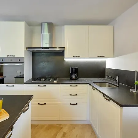 Villa Eugenia For 8 People With Private Pool & Large Garden Only 3 Km From The Mošćenička Draga