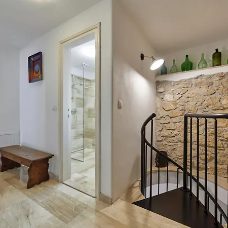 Villa Eugenia For 8 People With Private Pool & Large Garden Only 3 Km From The Mošćenička Draga