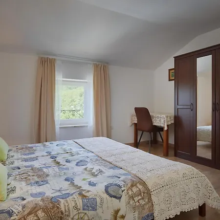 Eugenia For 8 People With Private Pool & Large Garden Only 3 Km From The