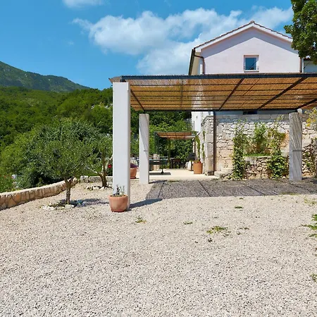 Eugenia For 8 People With Private Pool & Large Garden Only 3 Km From The