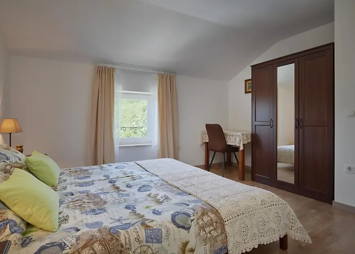 Eugenia For 8 People With Private Pool & Large Garden Only 3 Km From The