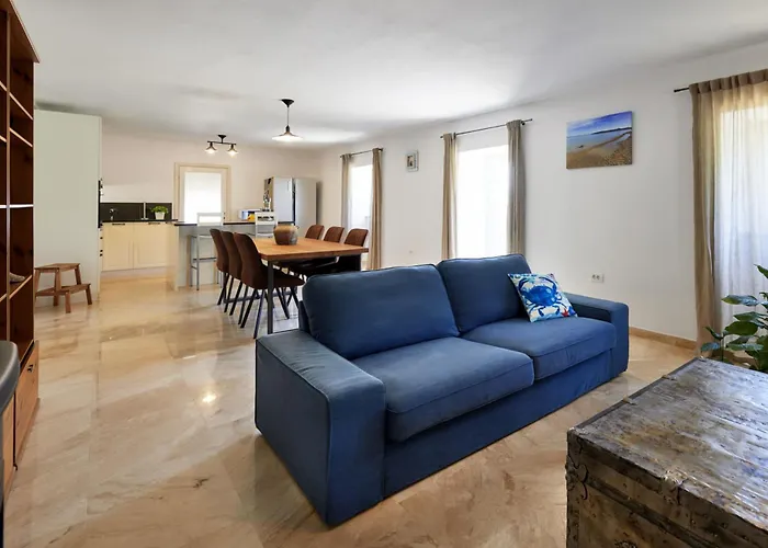 Eugenia For 8 People With Private Pool & Large Garden Only 3 Km From The *