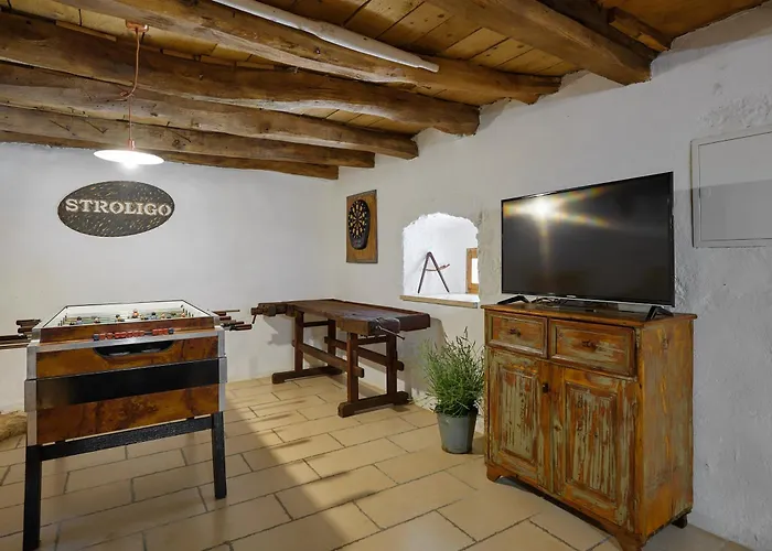 Villa Eugenia For 8 People With Private Pool & Large Garden Only 3 Km From The